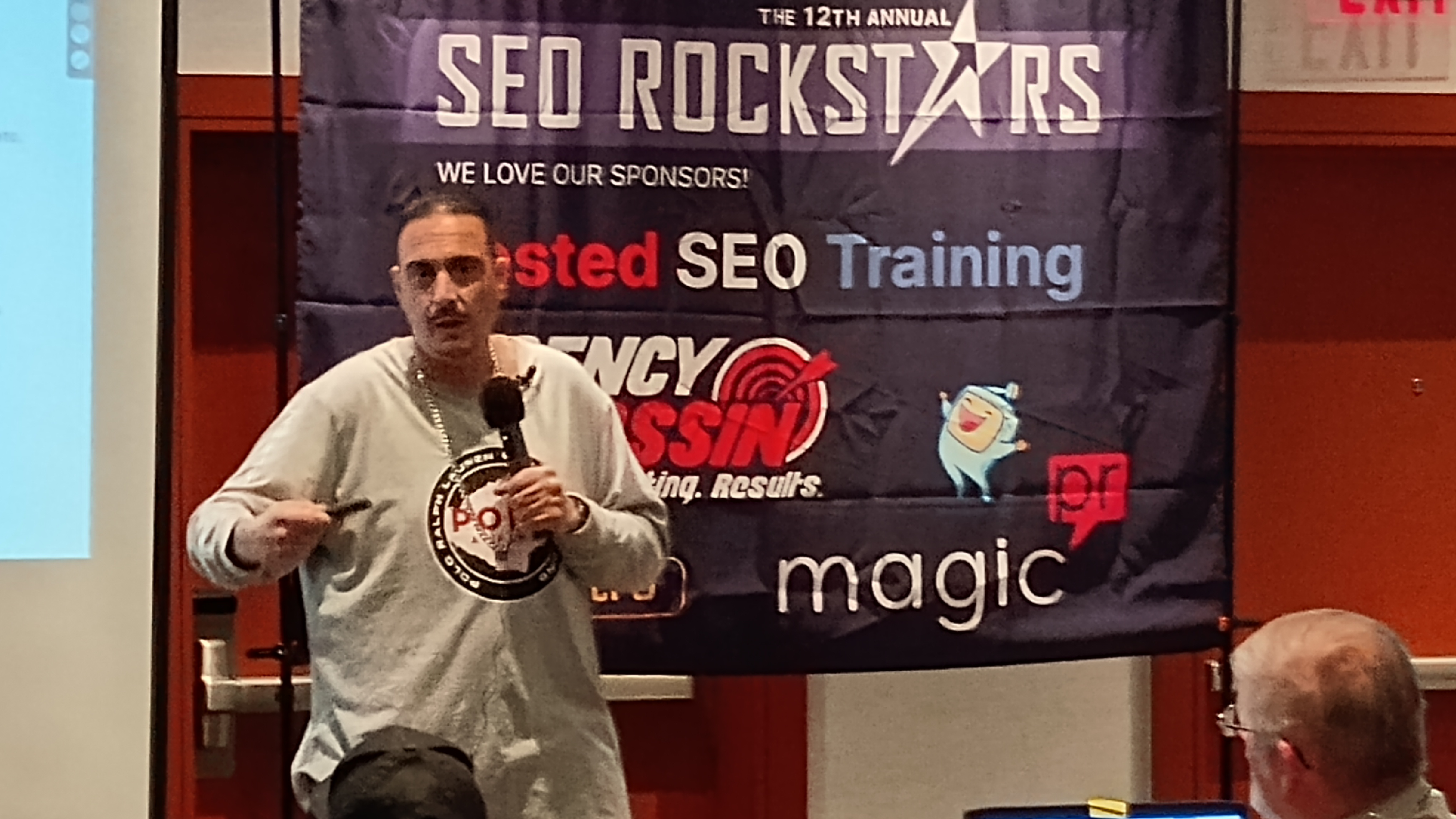 Mike Merlino explaining an SEO concept
